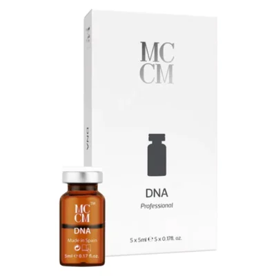 gel de ADN mccm para regeneração celular, uma caixa branca ao lado de um frasco de 5 ml